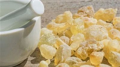 فوائد اللبان الدكر، يقاوم الالتهابات ويعالج آلام العظام والمفاصل 