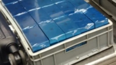 إحباط تهريب مستحضرات تجميل وأقراص مخدرة بمطار برج العرب بقيمة 2.1 مليون جنيه 