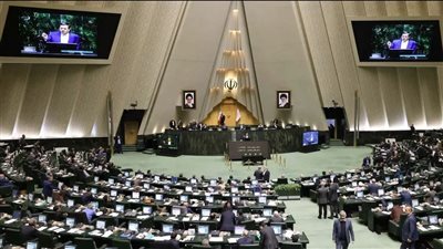 البرلماني الإيراني: نعتزم اتخاذ قرار موحد للردع في مواجهة آلية الزناد
