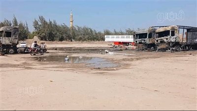 القصة الكاملة لحريق القرين، النيران تلتهم 4 سيارات نقل والتحقيقات تكشف الملابسات (صور)