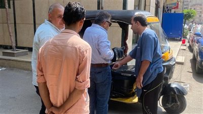 محافظ الدقهلية يلتقي المواطنين عقب صلاة الجمعة ويستمع لمطالبهم (صور)