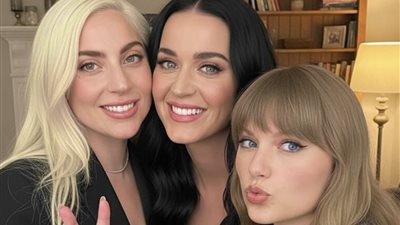 كاتي بيري وليدي جاجا تزوران تايلور سويفت لتهنئتها على خطبتها (صور)