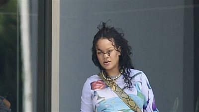 أحدث ظهور لـ ريهانا بصحبة والدتها وأبنائها 