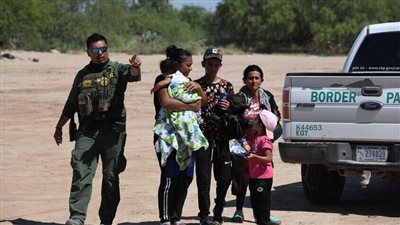ارتفاع غير مسبوق في الهجرة غير الشرعية إلى أمريكا رغم إجراءات ترامب المشددة