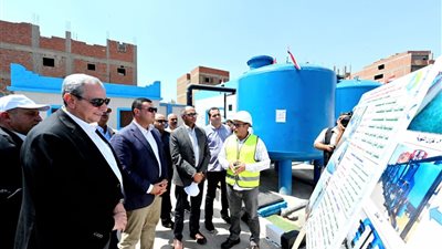 وزير الإسكان ومحافظ الغربية يتفقدان محطة مياه سندبسط الإرتوازية 