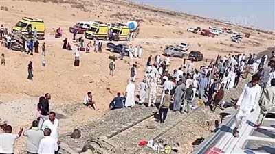 الدفع بـ4 سيارات إسعاف لنقل مصابي حادث انقلاب عربة قطار مطروح