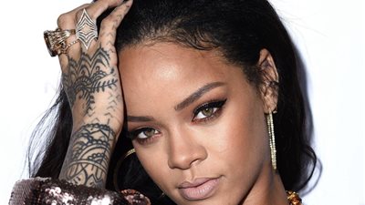 تقارير: ريهانا تخطط لعودة قوية لعالم الغناء في 2026 