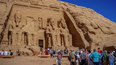 فيتش الأمريكية تبشر السياحة المصرية.. 2026 يشهد زيادة في المعدلات.. 18.6 مليون سائح متوقع قدومهم.. ارتفاع الإيرادات إلى 17.8 مليار دولار.. وأوروبا المصدر الرئيسي