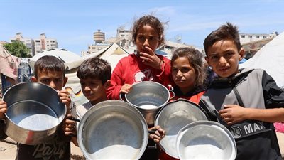 المكتب الإعلامي بغزة: سياسة التجويع أدت لاستشهاد 332 فلسطينيًا بينهم 124 طفلًا