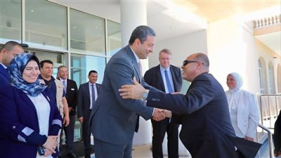 محافظ دمياط ووزير العمل ومدير منظمة العمل الدولية يرأسون ندوة حول قانون العمل الجديد (صور)