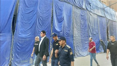 نائب محافظ الدقهلية يتابع جهود البحث عن العامل المفقود أسفل أنقاض عقار المنصورة (فيديو وصور) 