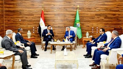 وزير الإسكان ومحافظ الإسماعيلية يتابعان عددا من ملفات العمل المشتركة