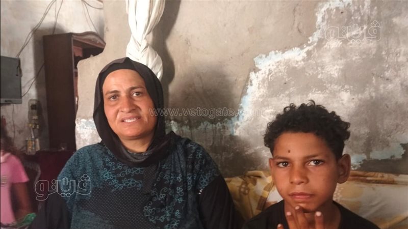  علي صالح يجري العمليات