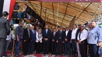 محافظ دمياط يفتتح معرض 