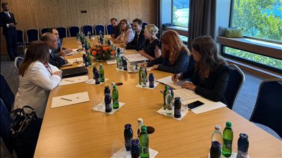 وزير الخارجية يلتقي رئيسة البرلمان السلوفيني على هامش منتدى 