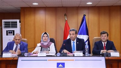 محافظ دمياط يتابع ملفات خدمية وتنموية ويعلن انطلاق مهرجان المحافظة في نسخته الثانية