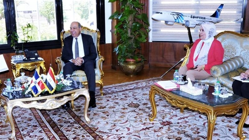 وزير الطيران المدني