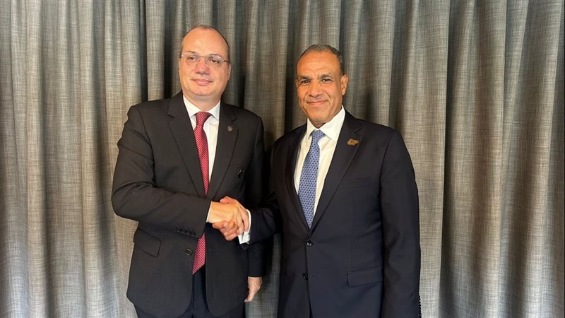 عبد العاطى مع إجلي