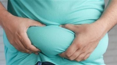 الصحة: إقرار ضريبة على المشروبات المحلاة بالسكر لمكافحة السمنة