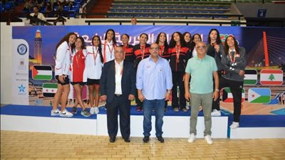 أشرف صبحي يهنئ منتخب السباحة بعد التتويج بلقب البطولة العربية للألعاب المائية