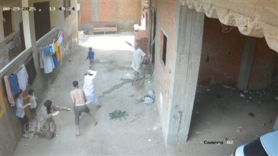 خلاف عائلي على الميراث يتحول إلى معركة دامية في شوارع السنطة (صور)