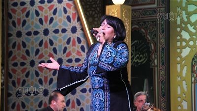 فاطمة محمد علي تبكي فرحا على الهواء بعد نجاح فيديو 