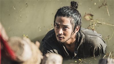 روون يتخلى عن وسامته من أجل دور استثنائي في مسلسل 