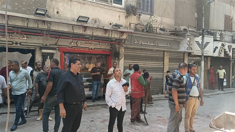 الأجهزة المعنية تزيل