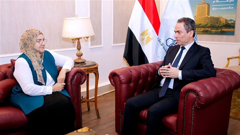 المسلماني ومنال الدفتار.فيتو