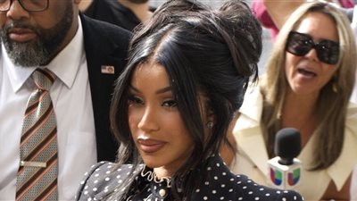 أول تعليق من كاردي بي بعد تبرئتها في قضية الاعتداء على حارسة أمن (فيديو)