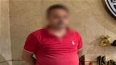 ضبط شخص نصب على راغبي تأشيرات الدخول عبر مواقع التواصل