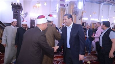محافظ دمياط يشهد الاحتفال بالمولد النبوي الشريف بمسجد البحر