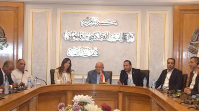 غرفة القاهرة تواصل وضع الترتيبات النهائية لتنظيم معرض أهلًا مدارس 