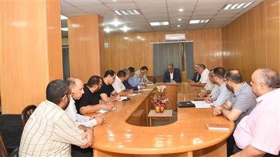 محافظ الفيوم يتابع أعمال تطوير الخدمات والمرافق بالمجمعات الصناعية