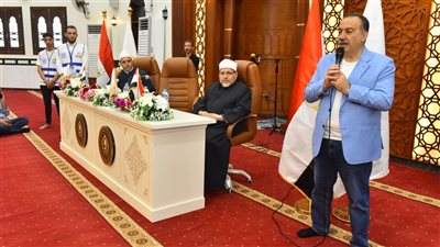 محافظ أسيوط يشهد الاحتفال بالمولد النبوي الشريف بمسجد البقلي (صور) 