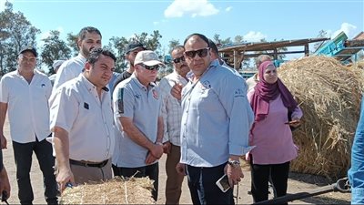 سكرتير عام مساعد الدقهلية يتفقد مصنع تدوير المخلفات الزراعية بقلابشو