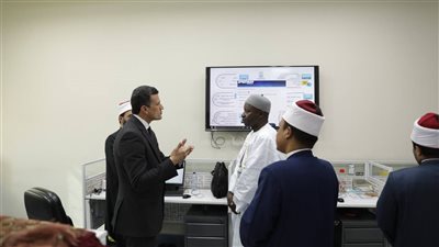 وزير الشؤون الدينية بالسنغال يزور مركز الأزهر العالمي للفتوى ويشيد بتجربته