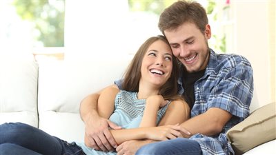 من أجل حياة زوجية ناجحة، كيف يدعم الزوجان بعضهما أثناء الأزمات؟