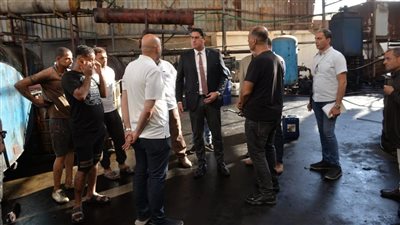 35 صورة ترصد مداهمة وغلق مصنع غير مرخص لتكرير الزيت بالدقهلية 