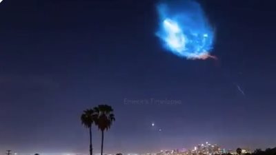 انفجار جسم غامض في سماء السعودية يثير الرعب، والنشطاء: مذنب اقتراب يوم القيامة (فيديو)