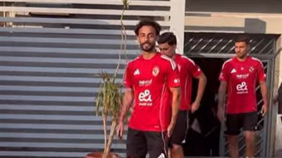 أحمد عبد القادر يعود لمران الأهلي الجماعي بقيادة النحاس (صور)