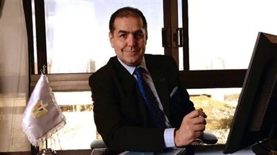 خبير مصرفي يحرج الحكومة: إذا كانت الموازنة تحقق فائضا فلماذا لا يخف العبء على المواطنين؟