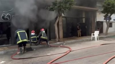 حريق هائل بمعرض دراجات نارية في الإسكندرية (صور)