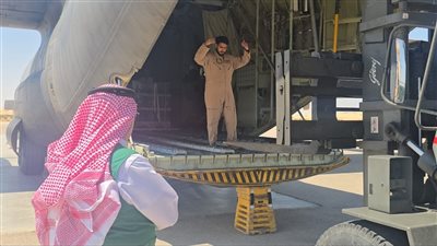 مطار العريش يستقبل طائرة مساعدات سعودية لقطاع غزة 