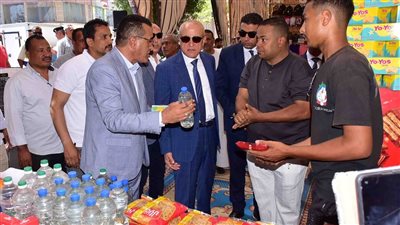 محافظ الأقصر يفتتح معرض 