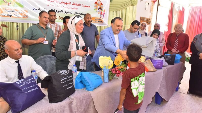 توزيع ١٢٠ حقيبة مدرسية