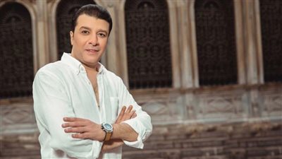 مصطفى كامل يطرح أول أغنية تجمعه بنجله فتحي بعنوان 