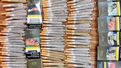 ضبط راكب بحوزته 1100 قرص وسجائر مخدرة بمطار القاهرة (صور)