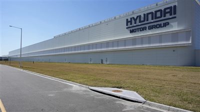 ترامب يؤيد وسيئول تحتج، أمريكا تعتقل المئات في مصنع 