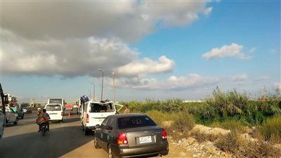 مصرع وإصابة 12 شخصا في حادث تصادم بـ